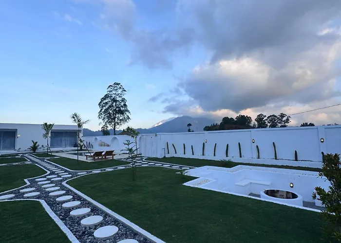 Hotel Under Hill Bali